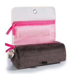 Nici 40870 Schlampermäppchen Kosmetiktasche Jolly Lucy & Summer 19x7x7cm 9 Nici 40870 Schlampermäppchen Kosmetiktasche Jolly Lucy & Summer 19x7x7cm -Plüschwelt Verkauf 40870 ansicht 01 1989x2048