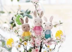 Nici 47511 Happy Bunnies Bunny Hase Creme Blaues Shirt 15cm Plüsch Kuscheltier -Plüschwelt Verkauf 47513 06 47512 47511 Milieu 2048x1487