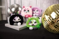 Nici 47906 Pixidoos Pets 2-in-1 Wendeplüsch Affe Nanbi 12cm Blau-lila Plüsch -Plüschwelt Verkauf 47907 10 47906 47909 47908 Milieu 2048x1365