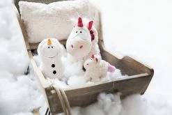 Nici 48162 Einhorn Theodor Im Schneeanzug Ca 13cm Plüsch Kuscheltier GREEN -Plüschwelt Verkauf 48166 10 48163 48162 Milieu vorl 2048x1365 2